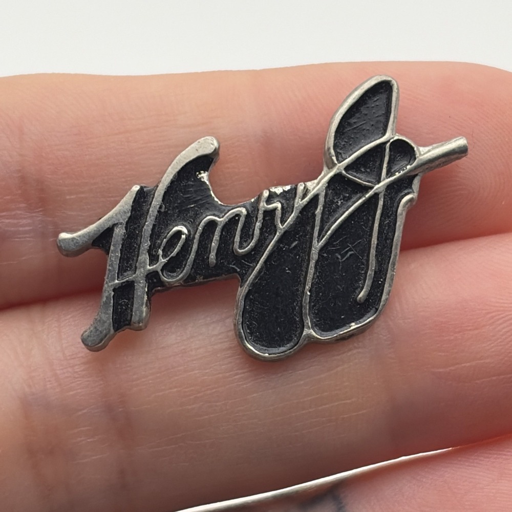Vintage Henry J Automobile Script Pin - Retro 1950s Kaiser-Frazer‎ Car Mascot